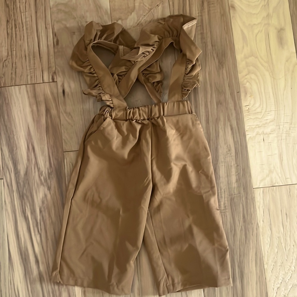 Bailey’s Blossoms ruffle suspender pants- new with tags